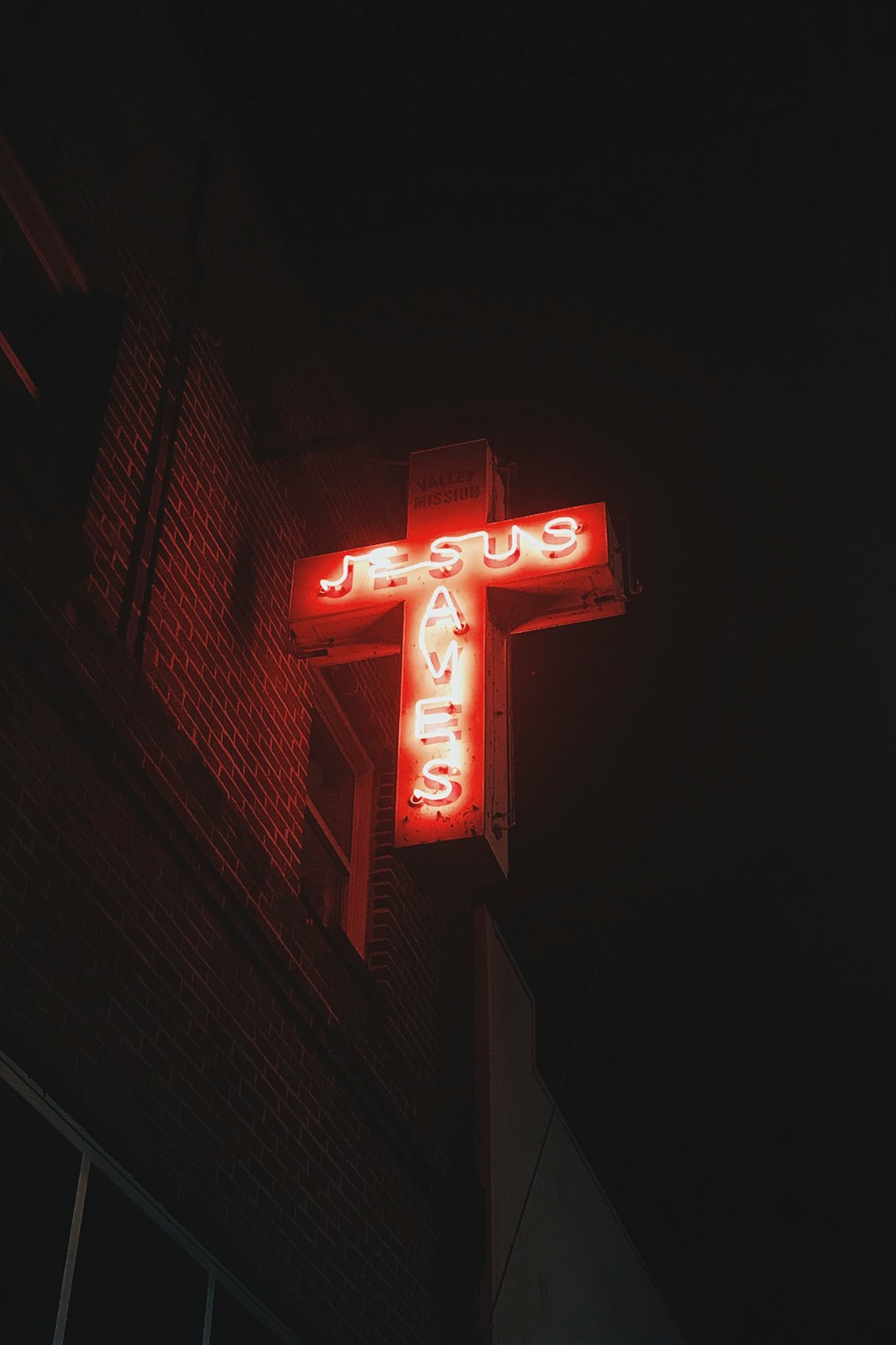 red-jesus-saves-neon-signage-yghgy5-sz2w